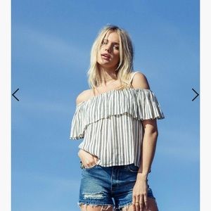 *NEW* Off the shoulder striped top